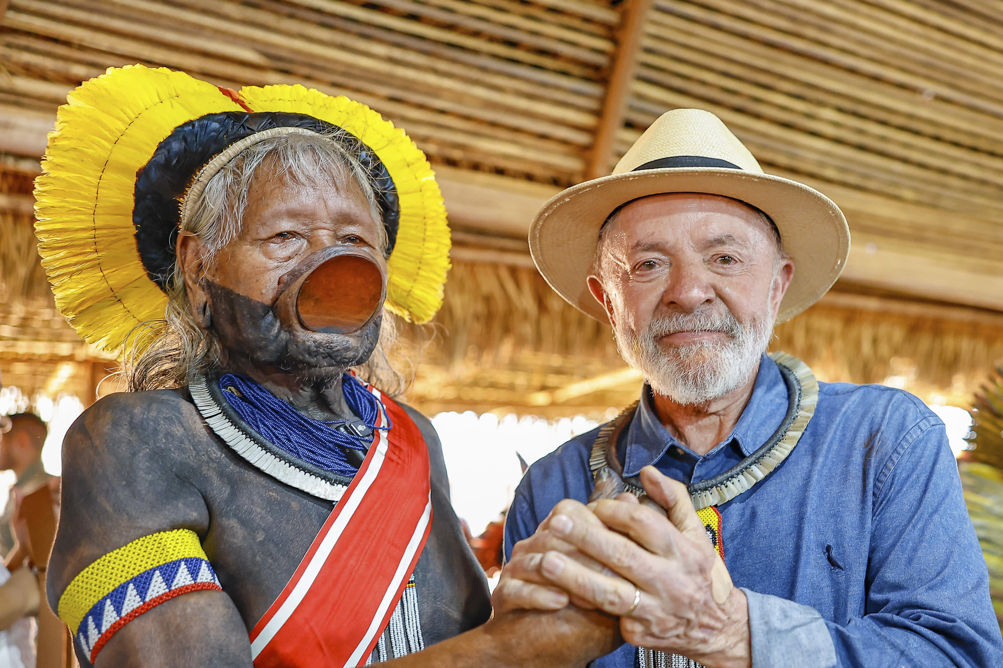 raoni metuktire meets lula da silva